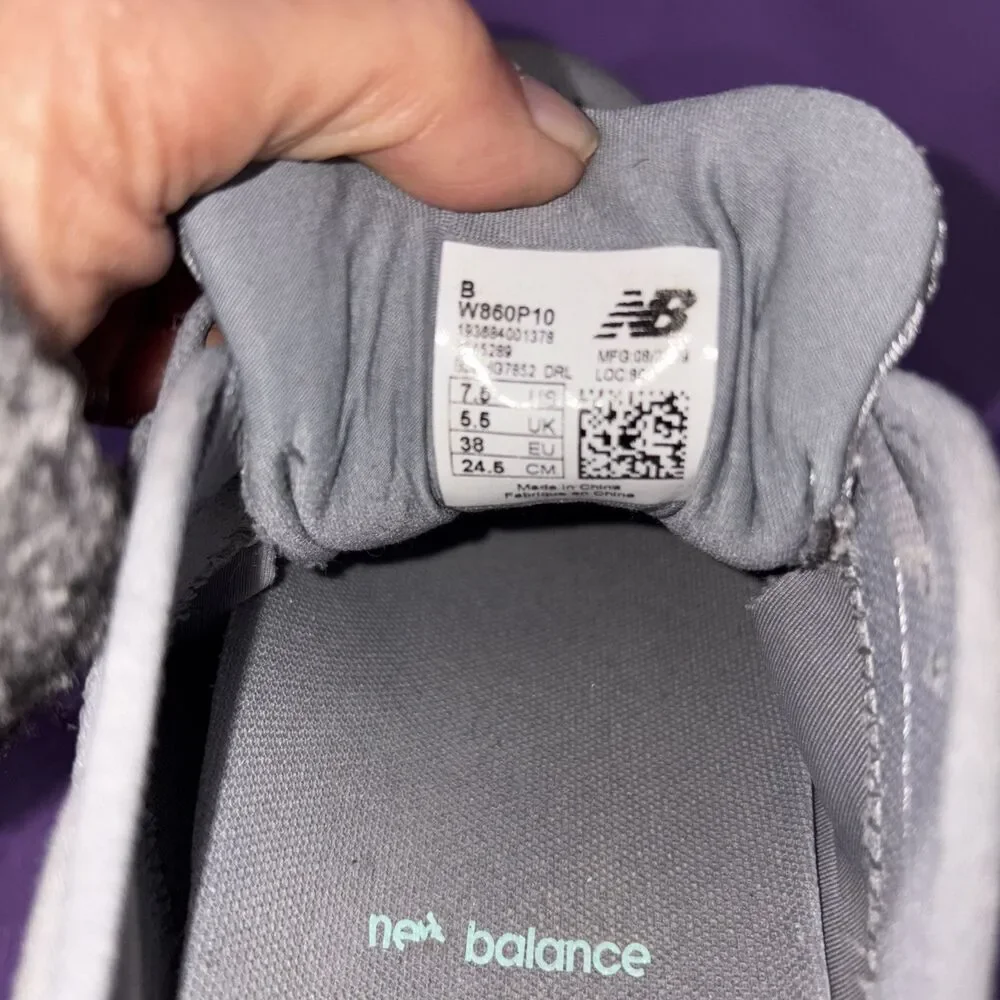 New‎ Balance 860 Ladies 8.5 Sneakers